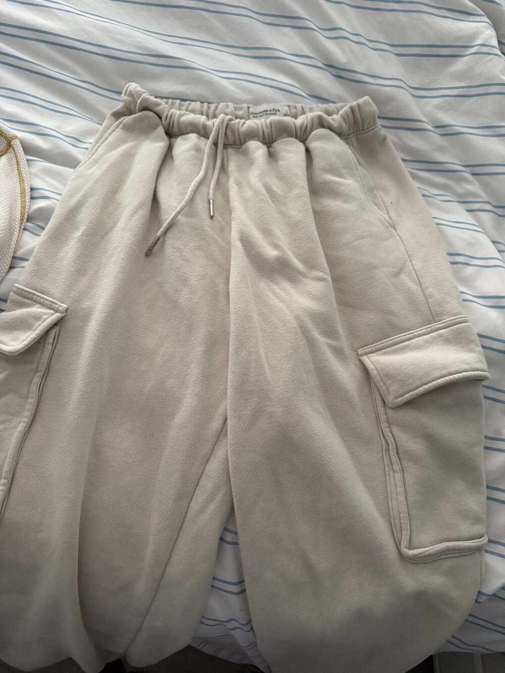 Abercrombie & Fitch Soft A&F Essentials Cream Cargo Joggers Sweatpants Size S